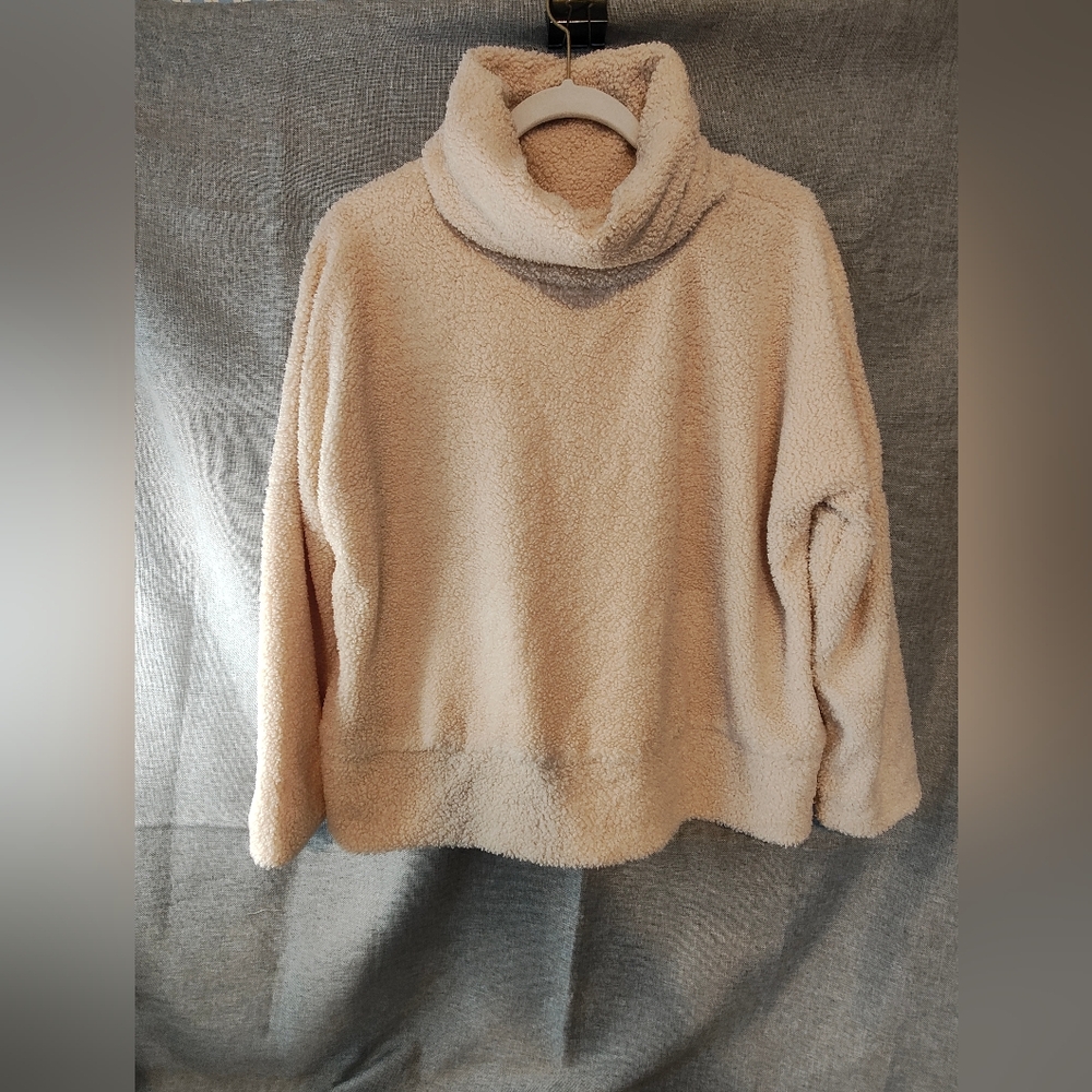 TUCKERNUCK Sherpa Funnel Neck Pullover